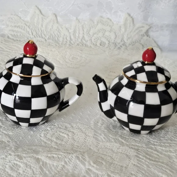 MacKenzie-Childs Courtly Check Salt & Pepper Shakers - Picture 8 of 11